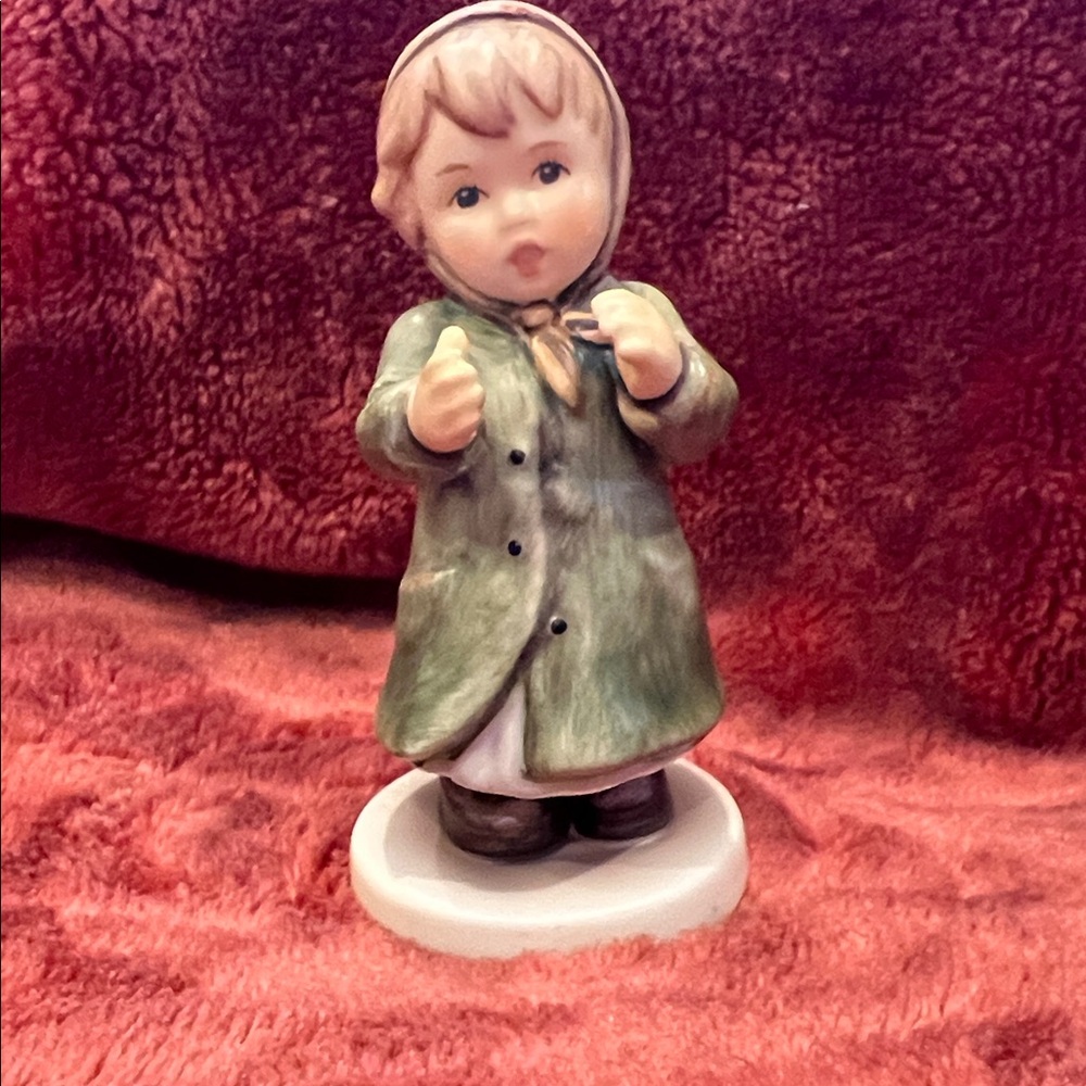 Goebel Hummel Figurine "Keeping Time" #2183 TMK8 - Hummel Club 2006/2007